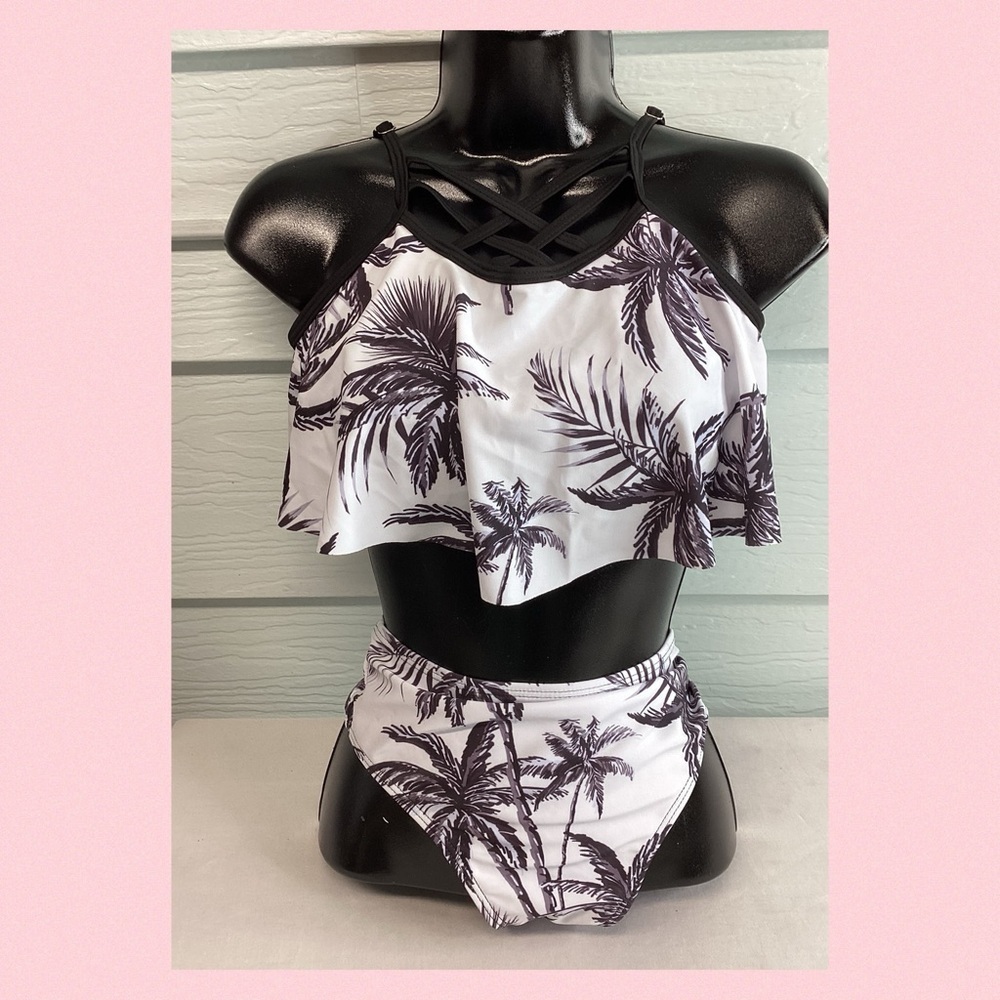 Little girls two-piece swimsuit. 9 - Picture 1 of 5